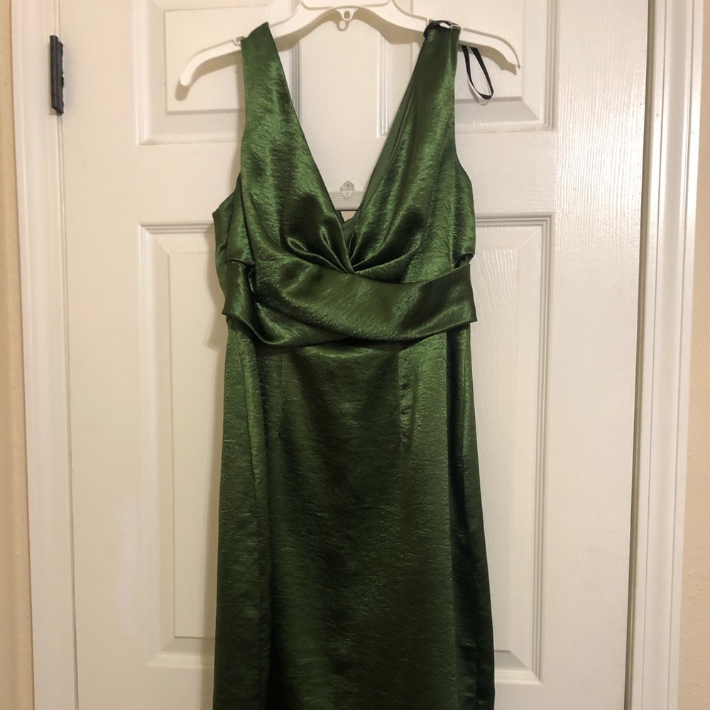 Beautiful green dress by connected